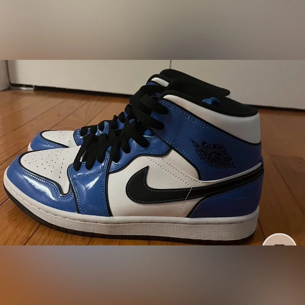 Jordan’s - Picture 1 of 2
